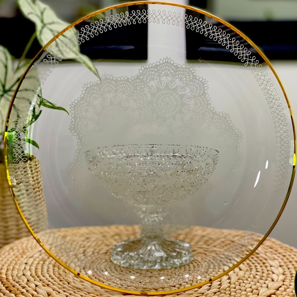 ✨Vintage MCM Crystal Glass Studios White Lace Tray✨